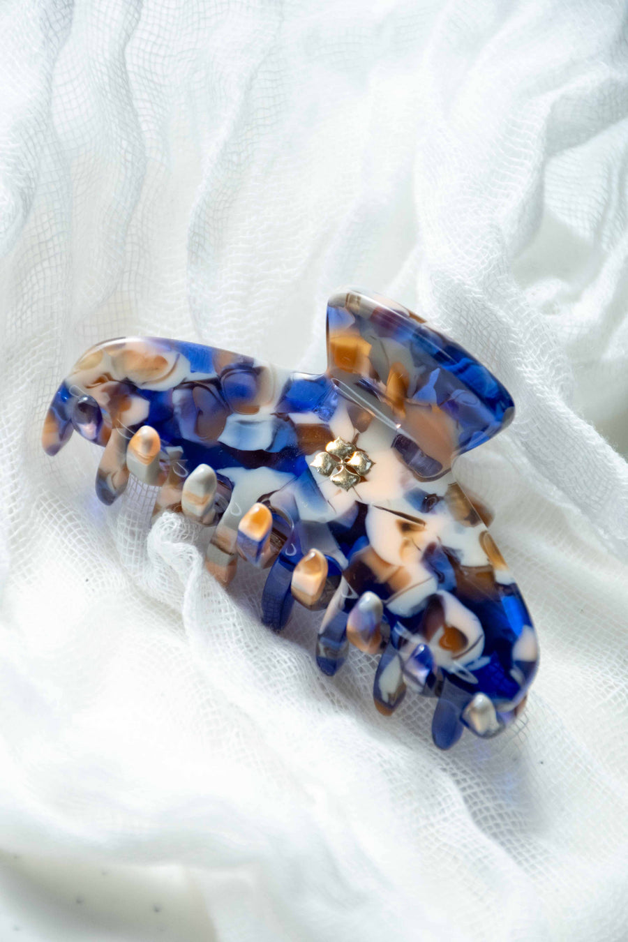 Fenna&Fei - Glamour Grip Mini Claw in Sodalite | Blue White Brown | Italian Acetate Tortoise Shell Small Hair Clip