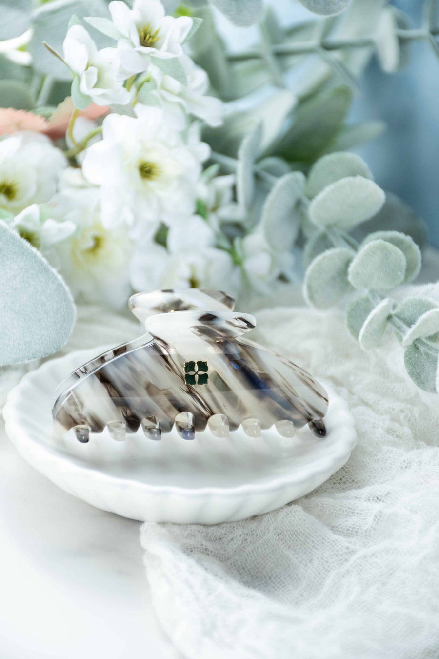 Fenna&Fei - Glamour Grip Mini Claw in Phantom Quartz | Black White Blue Iridescent | Italian Acetate Tortoise Shell Small Hair Clip