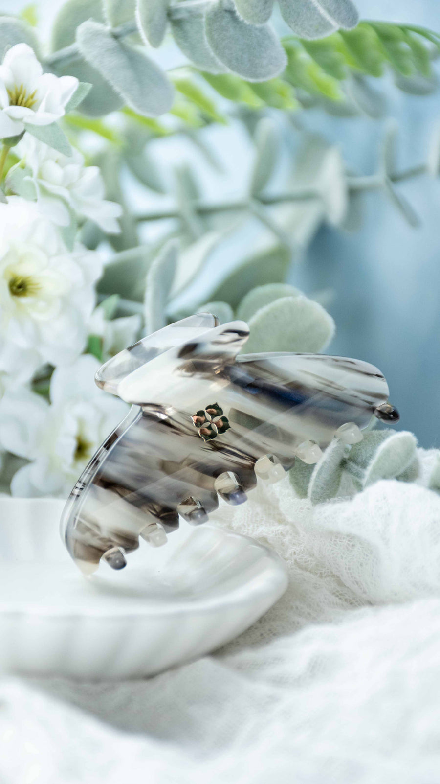 Fenna&Fei - Glamour Grip Mini Claw in Phantom Quartz | Black White Blue Iridescent | Italian Acetate Tortoise Shell Small Hair Clip