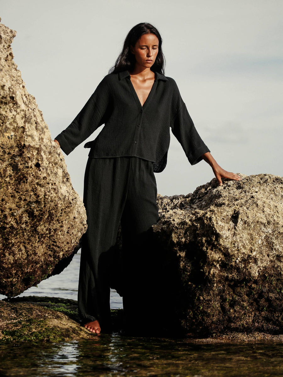The Handloom - Echo Mini Shirt - Black