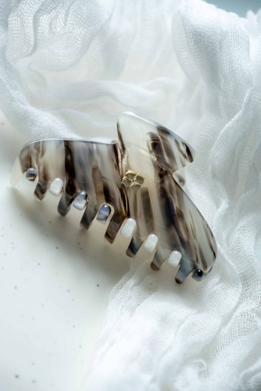 Fenna&Fei - Glamour Grip Mini Claw in Phantom Quartz | Black White Blue Iridescent | Italian Acetate Tortoise Shell Small Hair Clip