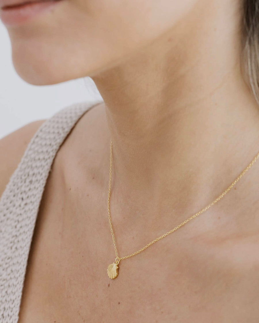 Coast and Cove - Gold Scallop Necklace